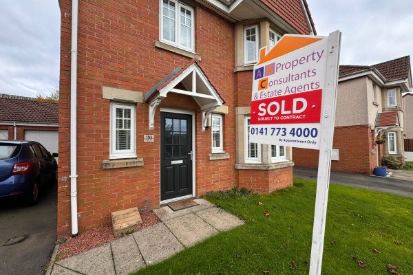 A 4 Bedroom Detached Villa In Immaculate Condition – Rockbank Crescent, Glenboig, Coatbridge