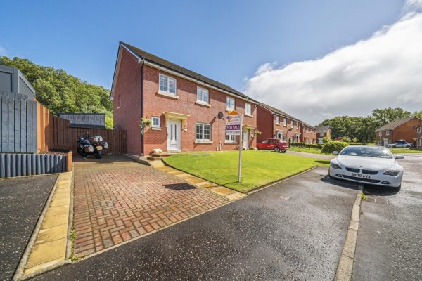 A 3 Bedroom Larger Style Semi-Detached Villa With Driveway – Blacader Drive, Gartcosh, Glasgow