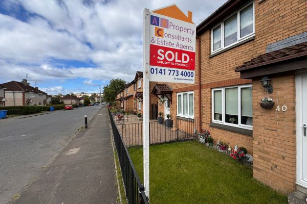 A 2 Bedroom Terraced House – Springboig Road, Springboig, Glasgow