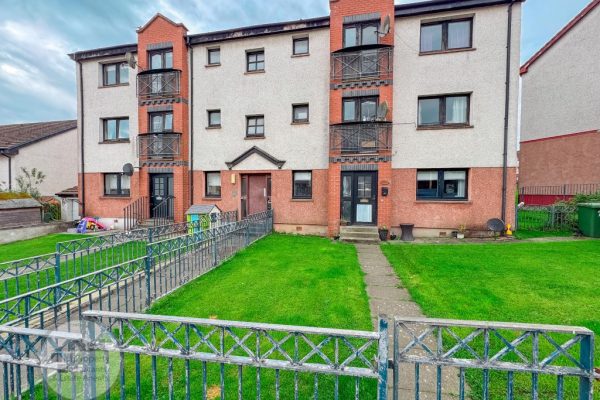 A 2 Bedroom Upper Flat Within Central Locale – Balcurvie Road, Easterhouse, Glasgow