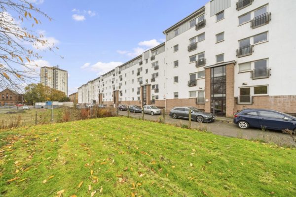 A 2 Bedroom Luxury Flat Within Central Locale- Curle Street, Whiteinch, Glasgow