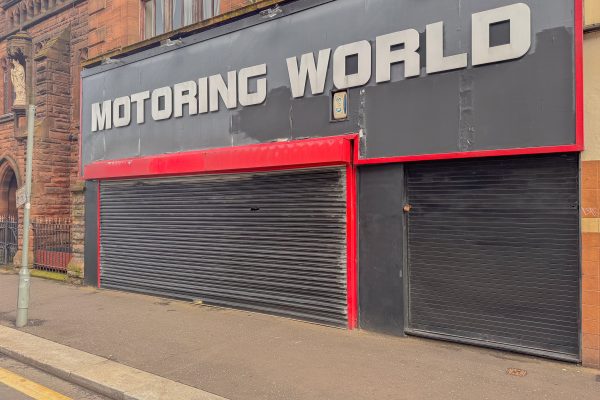 A Large Main Shop Front – London Road, Glasgow