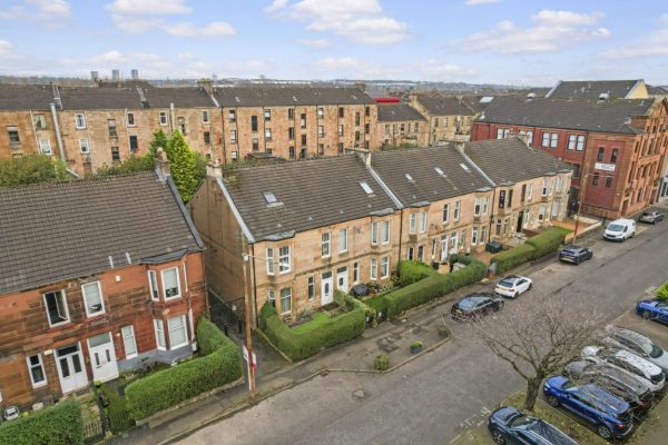 A Rarely Available 4 Bedroom Flat Set Over Two Levels – Pettigrew Street, Shettleston, Glasgow