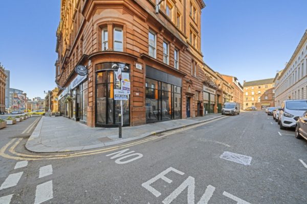 A 2 Bedroom With Mezzanine And En-Suite Upper Flat – Walls Street, Merchant City, Glasgow