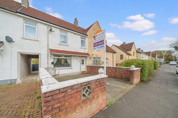 A Larger Style 3 Bedroom Terraced Villa With Driveway – Farm Road, Blantyre, Glasgow