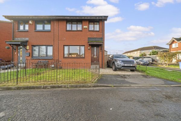 A Rarely Available 3 Bedroom Semi-Detached Villa – Maukinfauld Court, Tollcross, Glasgow