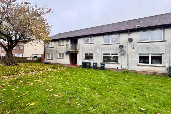 A 1 Bedroom Lower Flat Good Size Double Bedroom- Thomson Street, Ayr, KA8 9QB