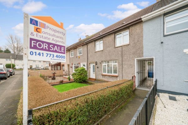 A Rarely Available 3 Bedroom Terraced Villa – Noldrum Avenue, Carmyle, Glasgow