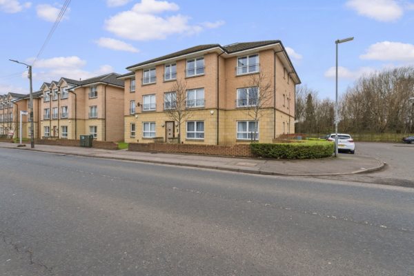 A 2 Bedroom Luxury Flat With Paris Balcony – Carmyle Avenue, Mount Vernon, Glasgow