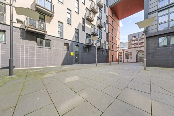 FURNISHED – One Bed Elevated Ground Floor Flat – Oswald Street