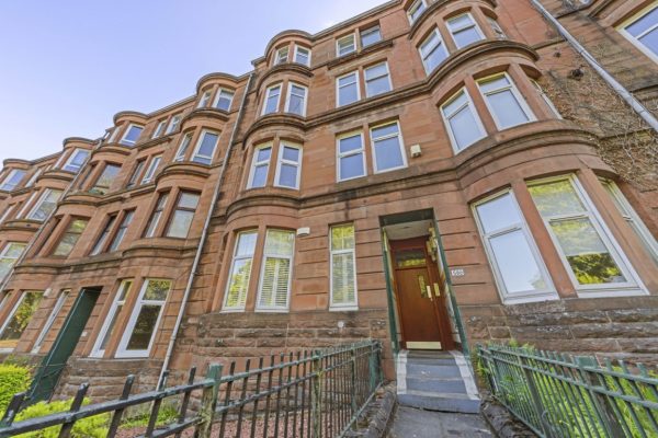 A One Bedroom Upper Flat Located Opposite The Rose Garden in Tollcross Park – Tollcross Road, Tollcross, Glasgow