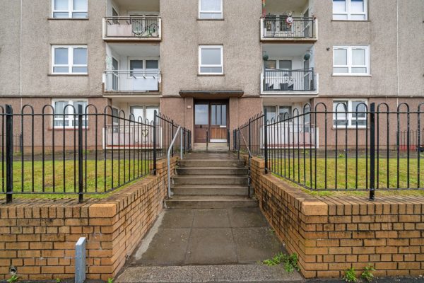 An Immaculate Two Bedroom Upper Flat – Westerhouse Road, Easterhouse, Glasgow