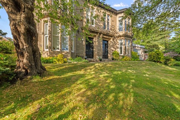 A Two Bedroom Upper Conversion – Tollcross Road, Tollcross, Glasgow
