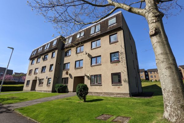 Part Furnished 2 Bedroom Top Floor Flat , FORTINGALL AVENUE , G12