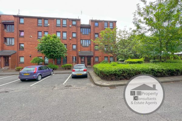 1 Bed Top Floor Flat – Budhill Avenue, Budhill