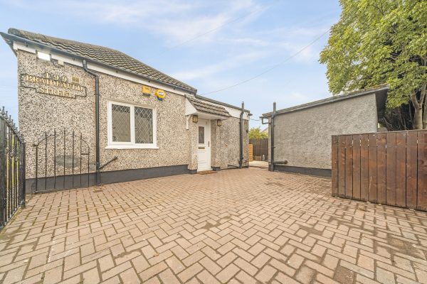 A Rarely Available Larger Style Detached Bungalow – Braidfauld Street, Tollcross, Glasgow