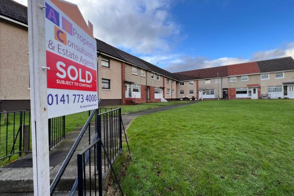 A Rarely Available Larger Style 3 Bed Flat – Huntingtower Road, Baillieston, Glasgow