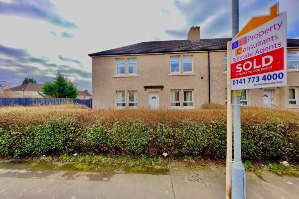 A Rarely Available Upper Cottage Flat – Gelston Street, Sandyhills, Glasgow