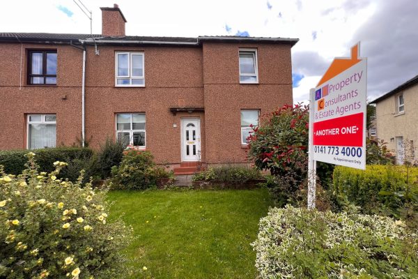 A Very Rarely Available 2 Bedroom Lower Cottage Flat – Grampian Crescent, Sandyhills, Glasgow