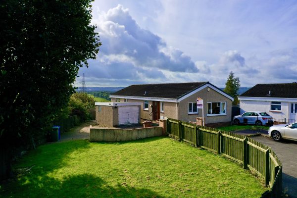 A Very Rarely Available Extended 3 Bedroom Detached Bungalow – Ellismuir Road, Baillieston, Glasgow