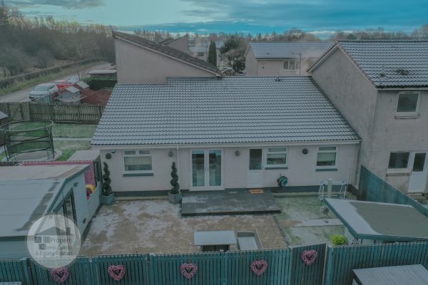A Very Rarely Available Extended 2 Bedroom End Terrace Bungalow – Eastermains, Kirkintilloch, Glasgow