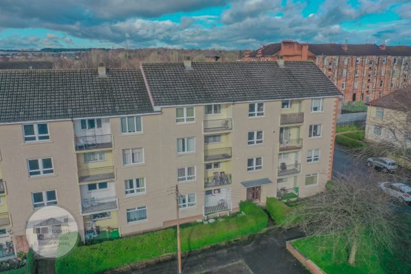 A 2 Bedroom Top Floor Flat With Enclosed South Facing Sun Balcony – Gatehouse Street, Sandyhills, Glasgow
