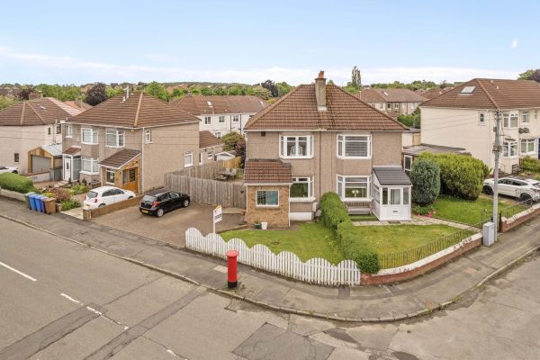 A Cleverly Extended Larger Style 2 Bedroom Semi-Detached Villa – Thornbridge Road, Garrowhill, Glasgow