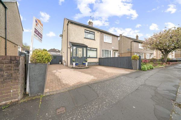 An Immaculately Extended 2 Bedroom Semi-Detached Villa – Kirkinner Road, Mount Vernon, Glasgow