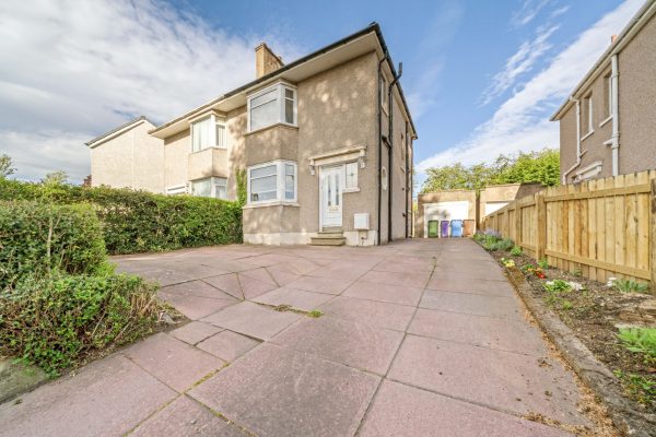 A Very Rarely Available And Cleverly Extended 3 Bedroom Semi-Detached Villa – Ryecroft Drive, Baillieston, Glasgow