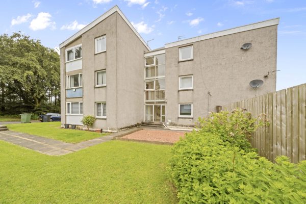 A 1 Bedroom Top Floor Flat – Clutha Place, East Kilbride, Glasgow