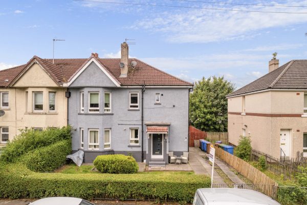 A Rarely Available 3 Bedroom Main Door Upper Cottage Flat – Langdale Avenue, Riddrie, Glasgow