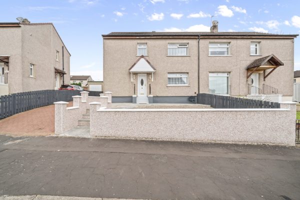 A Superbly Located And Extended 3 Bedroom Semi-Detached Villa – Clydeview Terrace, Carmyle, Glasgow