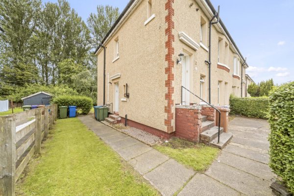 A Rarely Available 2 Bedroom Cottage Flat – Cardowan Road, Carntyne, Glasgow