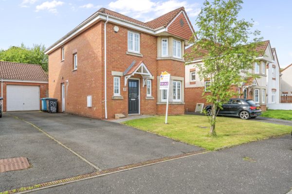 A 4 Bedroom Detached Villa In Immaculate Condition – Rockbank Crescent, Glenboig, Coatbridge