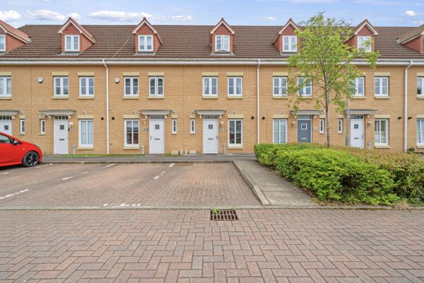 A Rarely Available 3 Bedroom Larger Style Townhouse – Brodie Drive, Swinton, Glasgow