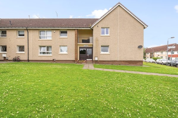 A 2 Bedroom First Floor Flat – Huntingtower Road, Baillieston, Glasgow