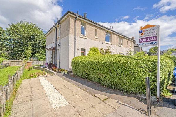 A Rarely Available 2 Bedroom Main Door Upper Cottage Flat – Montrose Avenue, Carmyle, Glasgow