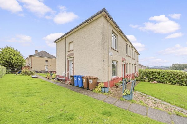 A 2 Bedroom Main Door Upper Cottage Flat – Greyfriars Street, Carntyne, Glasgow